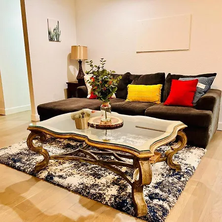 2 Bedroom Retreat With Sunroom Close To Techridge